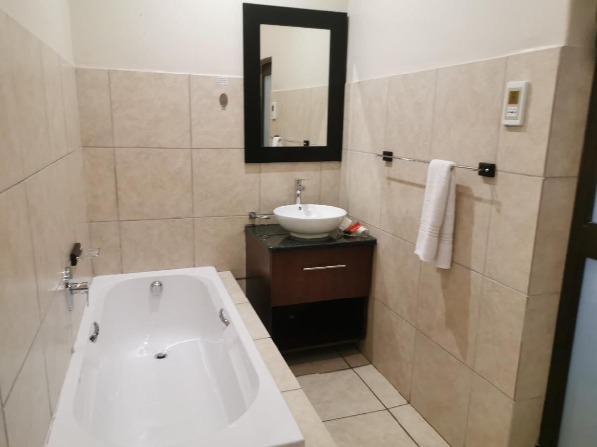 47 On Preston Guesthouse Johannesburg Kültér fotó